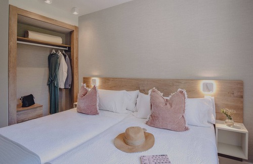 Traslavina Hotel | Amalurra Ecohotel & Retreat Center