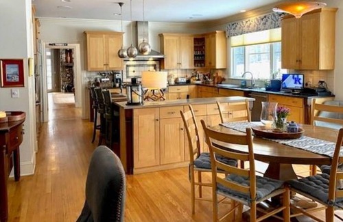 Weston House | AMAMZING FAMILY FUN FILLED RETREAT