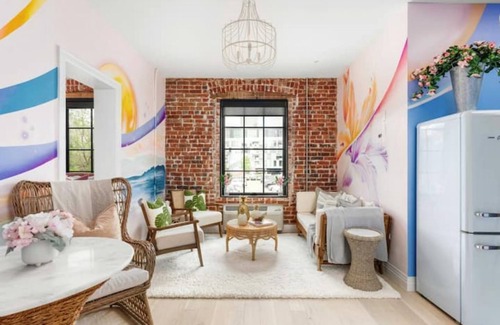 Golden Triangle Apartment | Amanda Wolf Art Suite 210