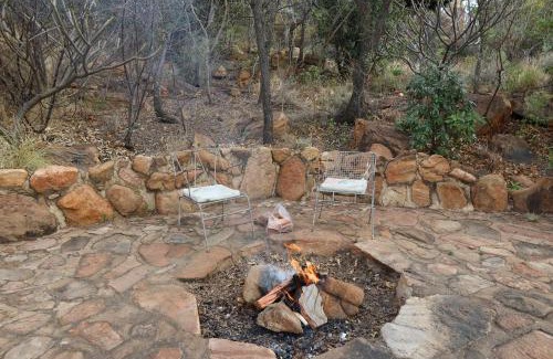 Buffelspoort Cabin | Amani Bush Escape