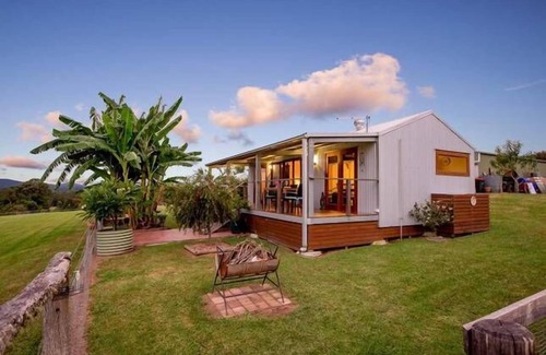 Rollands Plains Cottage | Amani Farm Bed and Breakfast