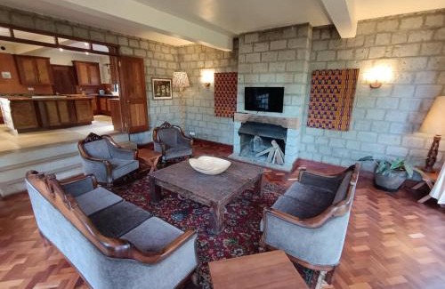 Karen House | Amani House