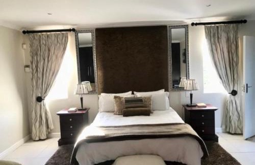 Bluewater Bay Bed & Breakfast | Amani Luxe Villa