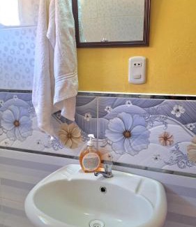 Isla Amantani Bed & Breakfast | AMANTANI LODGE LoveLand