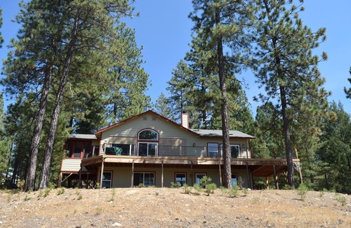 Placerville House | Amantes de vino (Wine Lovers)