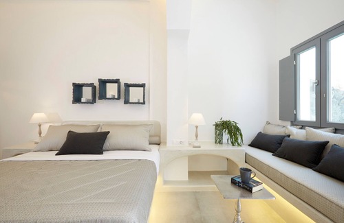 Kamari House | Amara Suites Santorini