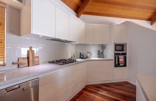 Central Coast House | AMARA - Toukley lake Front, 10 min drive to beach, sleeps 28