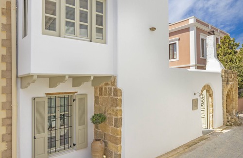 Rhodes Apartment | Amarada City Suites located in an ideal part of the center of Rhodes city