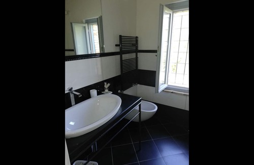 Costano House | Amaranth House rooms and apartments