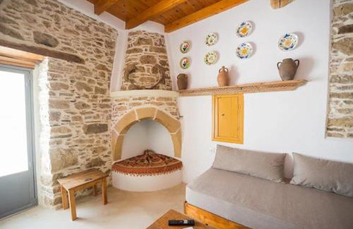 Asklipiio Apartment | Amarantos-Traditional Village House-Apollona