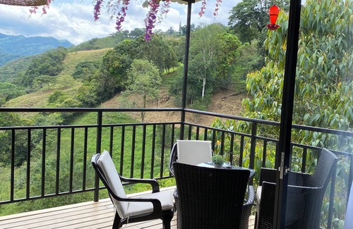 La Vega Cabin | Amari:cabaña Garzas, di Vega Cundinamarca. Balcón,terraza,jacuzzi