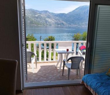Donja Kostanjica Apartment | Amarillys