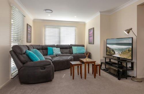 Smiths Lake House | Amaroo Sunset Lodge