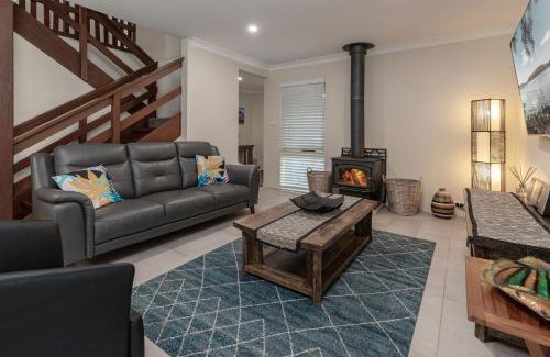 Smiths Lake House | Amaroo Sunset Lodge