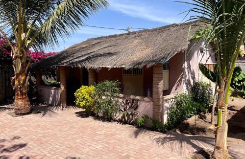 Batokunku Apartment | Amas Bungalow with internett