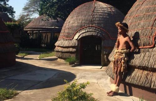Umkhanyakude District Municipality Bed & Breakfast | Amathalente zulu village