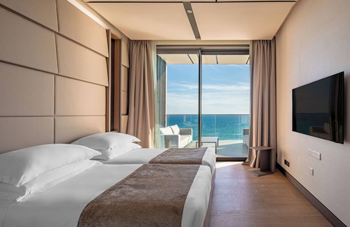 Agios Tychon Hotel | Amathus Residences