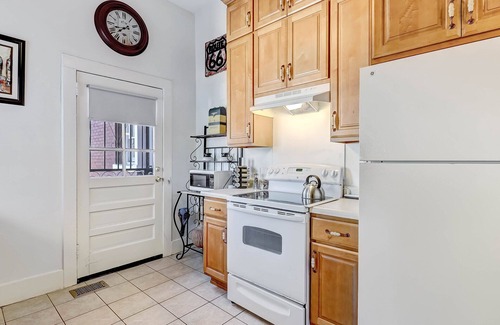 Thomas Square Apartment | Amazing 1 Bed in Starland, Heated Pool Access