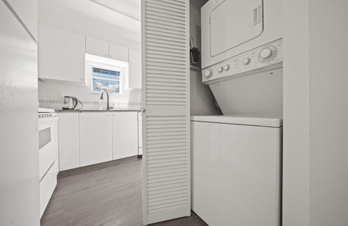Coal Harbour Condo | Amazing 1 bedroom in Coal Harbour