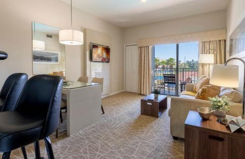 Florida Center Apartment | Amazing 1 Bedrooms 2 Miles from Universal