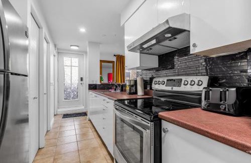 Maisonneuve Apartment | AMAZING 1BDR in HoMa- EMPLACEMENT PARFAIT