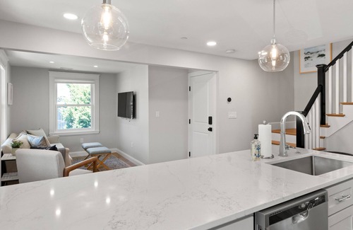 Andover Apartment | Amazing 2 Bedroom 1.5 Bath, Fully Renovated, Andovers Historic Shawsheen Village