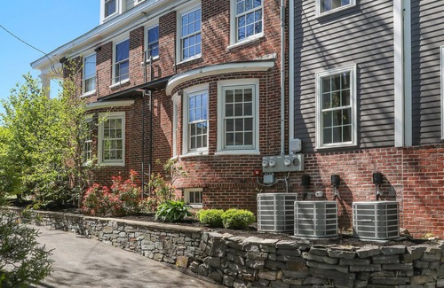 Andover Apartment | Amazing 2 Bedroom 1.5 Bath, Fully Renovated, Andovers Historic Shawsheen Village