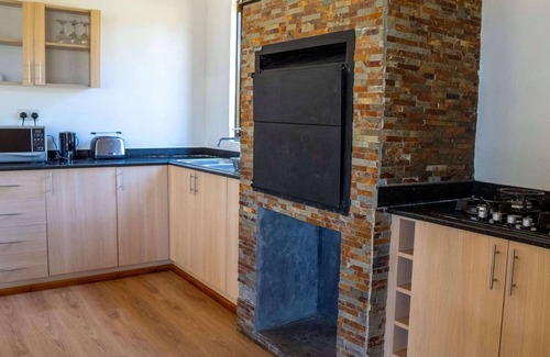 Baruti West House | Amazing 2 bedroom bungalow within a resort