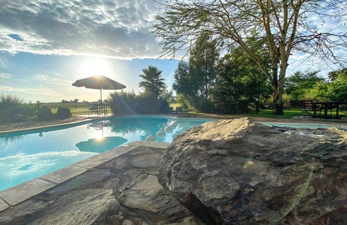 Baruti West House | Amazing 2 bedroom bungalow within a resort