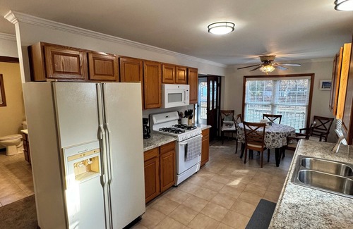 Caseville House | Amazing 2-bedroom house only 0.25 Miles from the beach