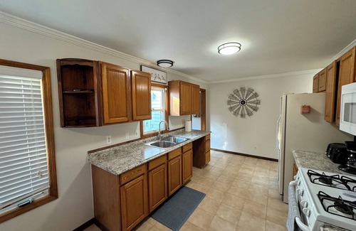 Caseville House | Amazing 2-bedroom house only 0.25 Miles from the beach