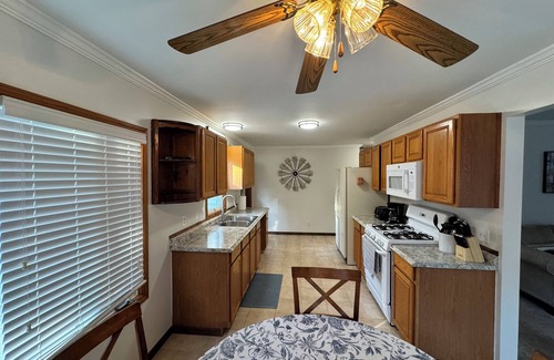 Caseville House | Amazing 2 bedroom house 0.25 miles from the beach