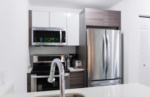 Midtown Apartment | Amazing 2 BR Condo At Wynwood With Parking