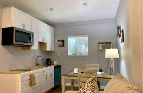 Pico - Robertson Apartment | Amazing 2 car garage located in pico and Robertson