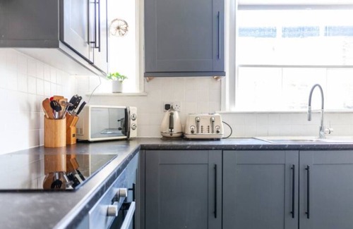 Herne Hill Apartment | Amazing 2BDR apt near park, Herne Hill