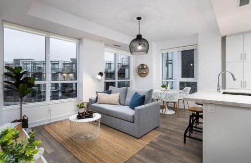 Innisfil House | Amazing 2BR 2BA Resort Condo w Balcony and Parking