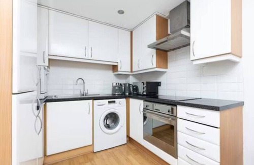 Spitalfields Apartment | Amazing 2BR Flat, 3 min Shoreditch High Street