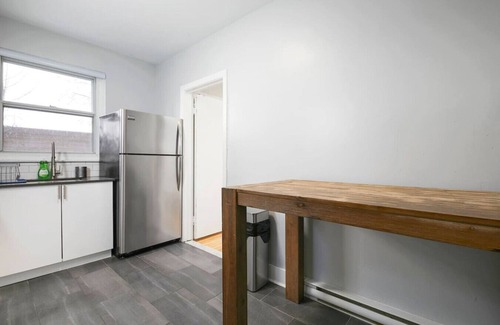 Cote-Des-Neiges—Notre-Dame-De-Grace Apartment | Amazing 2BR on Walkley ZC1