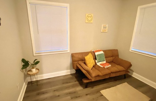 Jacksonville House | Amazing 3/1 home! Perfect for families-15 minutes from TIAA Stadium