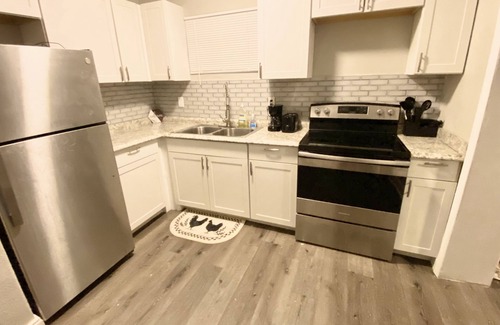 Jacksonville House | Amazing 3/1 home! Perfect for families-15 minutes from TIAA Stadium