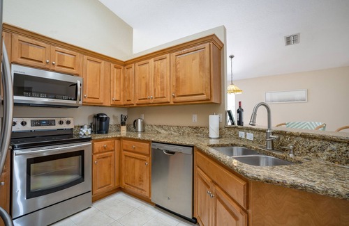 Trafalgar House | Amazing 3 Bed 2 Bath Heated Pool and Spa Home! 5 Min Walk to Golf Course!