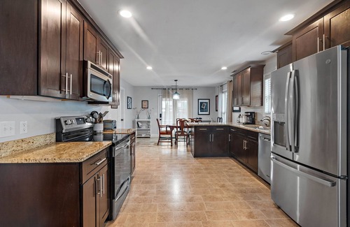 Nashville House | Amazing 3 Bed, 2 Bath in the Nations Neighborhood!