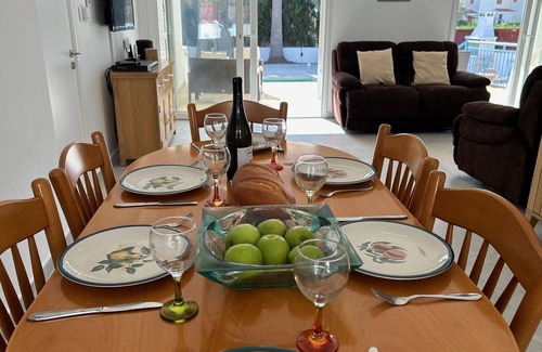 Pegeia Villa | Amazing 3 bedroom Bungalow in the heart of Coral Bay close to centre and beach