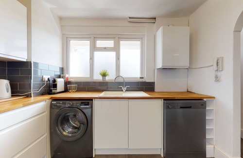 Munster Apartment | Amazing 3 Bedroom Flat - 4mins to tube station