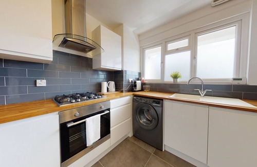 Munster Apartment | Amazing 3 Bedroom Flat - 4mins to tube station