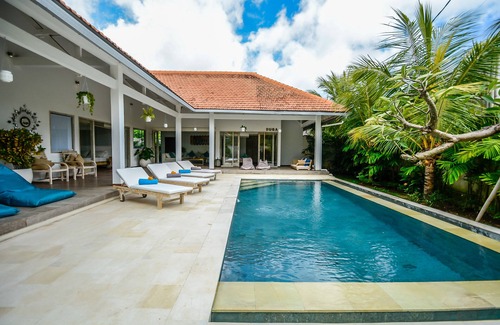 Ungasan Apartment | Amazing 3 bedroom Villa in the southern peninsula of Bali