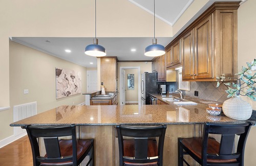 Counce House | Amazing 4 bdrm Riverfront home with boat dock in the heart of Pickwick!
