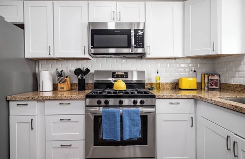 North Mountain House | Amazing 4-bed home with Golf, Pool & Hot-Tub