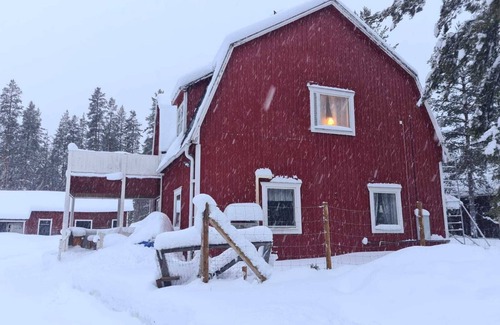 Kage House | Amazing 4-bedroom house with WiFi in charming Stavaträsk