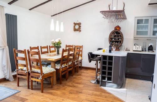 Becontree House | Amazing 4 Bedroom house with a garden